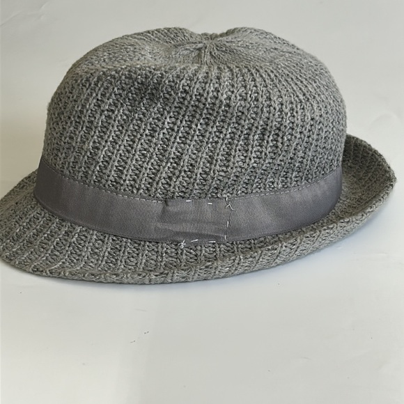 PLACE Gray Knitted Fedora Hat - Picture 4 of 11